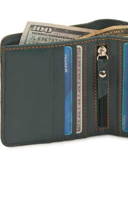 Elegant Green Genuine Leather Men's Wallet with Multiple Card Slots and Coin Pocket – Compact and Stylish with RFID Blocking, Perfect for Everyday Use, Ideal Gift for Men Who Value Function and Style