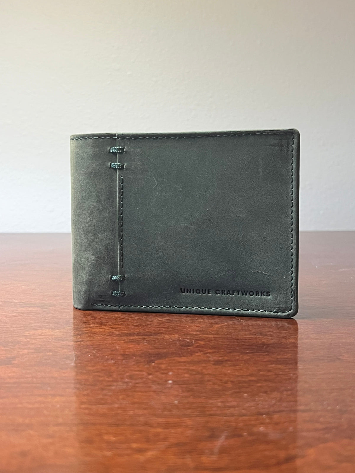 Premium Green Genuine Leather Men’s Wallet with Multiple Card Slots and Coin Pocket – Slim and Stylish Design with RFID Protection, Ideal for Everyday Use and Special Gift for Men